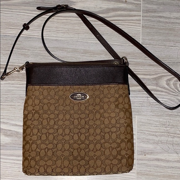 Coach Crossbody Bag - Picture 2 of 3